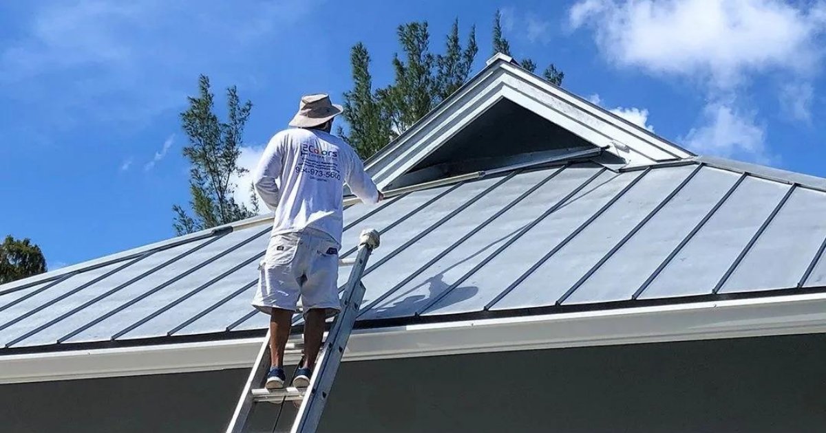 Tru colors contracting painting roof in south florida